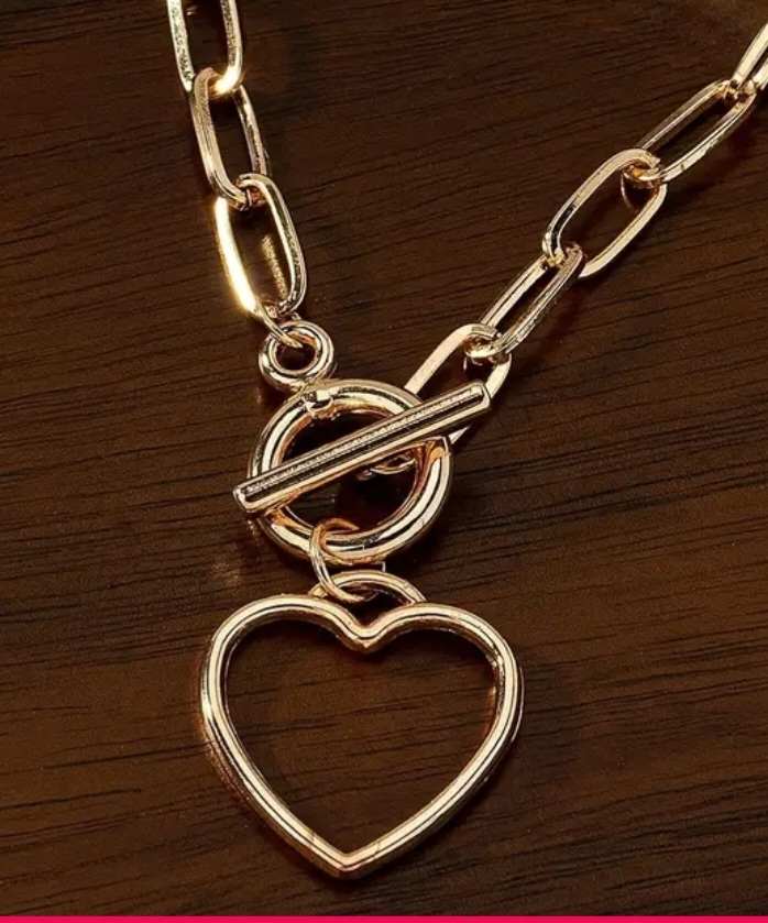 Classy Lightweight Gold Plated Buckle Chain Hollow Heart Pendant Necklace