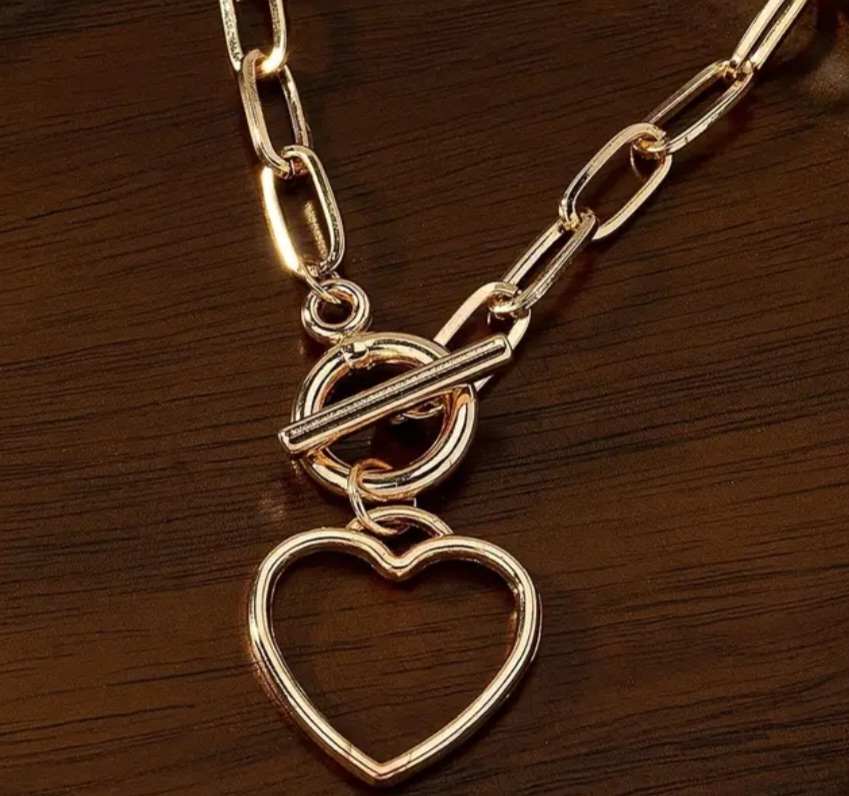 Classy Lightweight Gold Plated Buckle Chain Hollow Heart Pendant Necklace