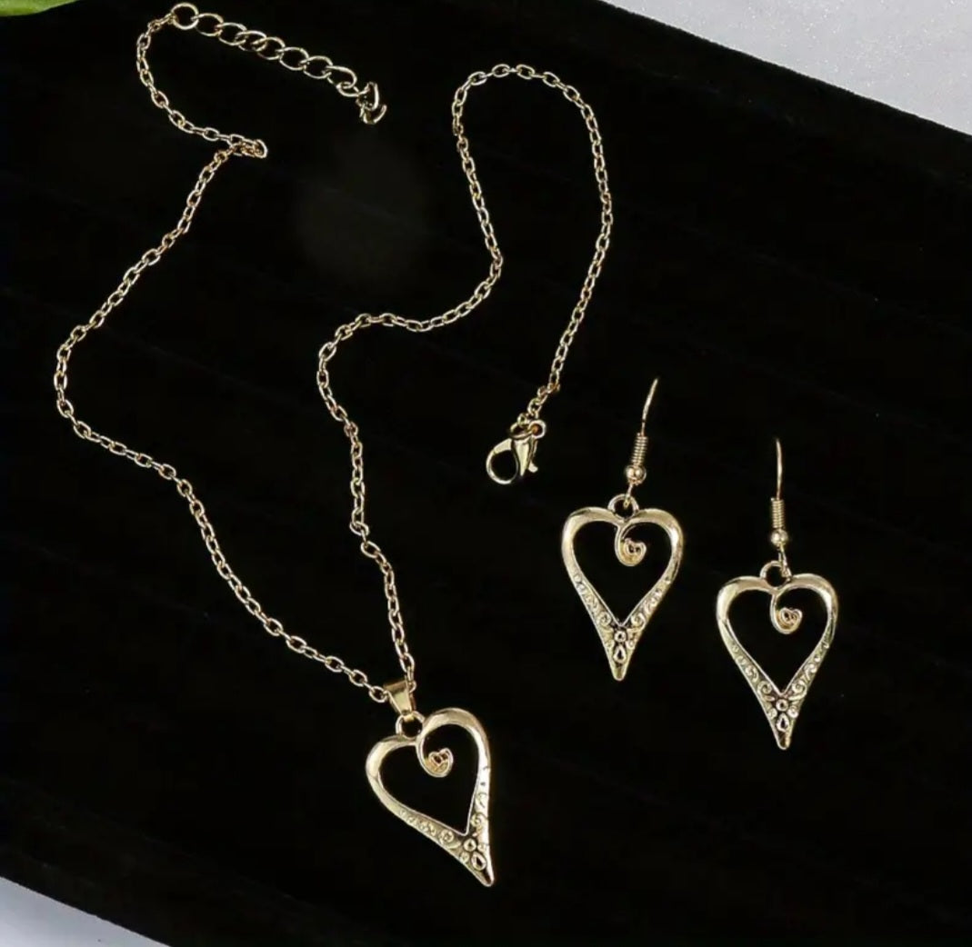 Swirled Hollowed Heart Gold Plated Earrings And Necklace Set