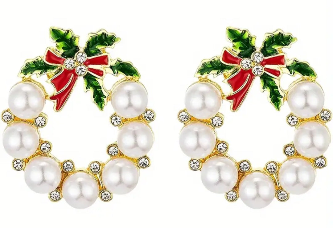 Christmas Wreath Festive Faux Pearl Rhinestone Inlay Enamel Gold Plated Stud Earrings