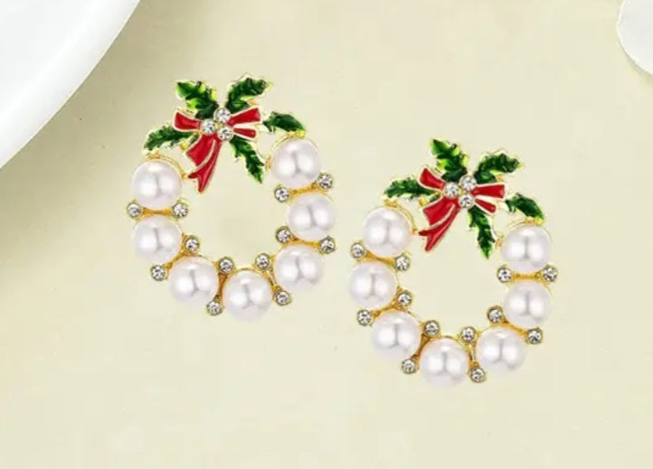 Christmas Wreath Festive Faux Pearl Rhinestone Inlay Enamel Gold Plated Stud Earrings