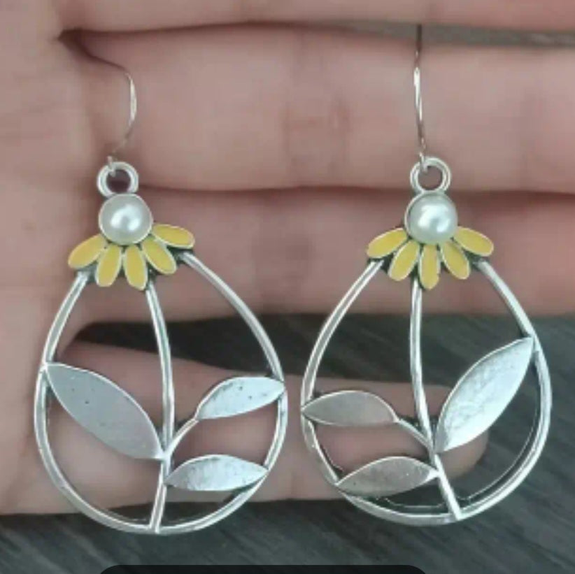 Daisy Flower Floral Tear Drop Design Faux Pearl Silver Plated Drop Dangle Earrings