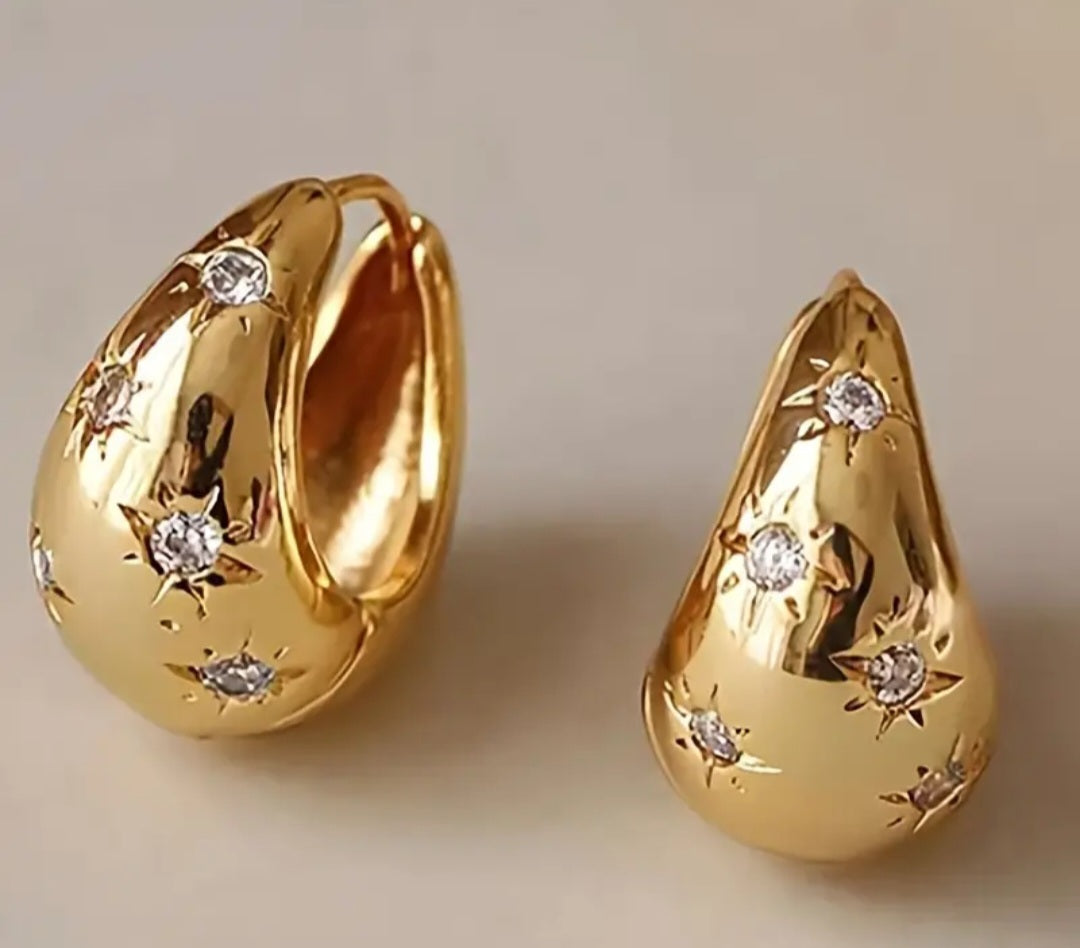 Basket Huggie Design Rhinestine Inlay Gold Plated Clasp Earrings