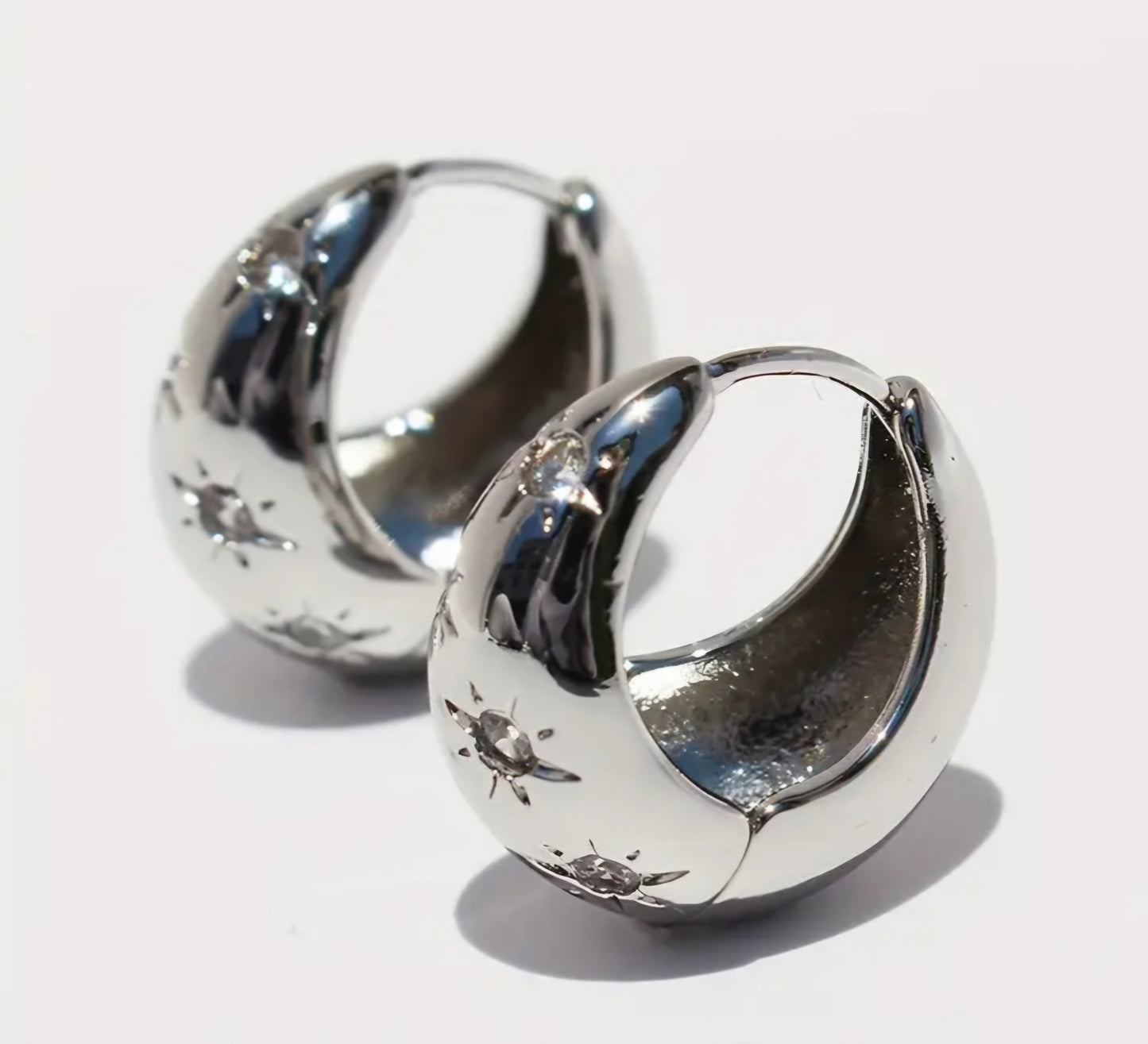 Basket Huggie Design Rhinestine Inlay Silver Plated Clasp Earrings