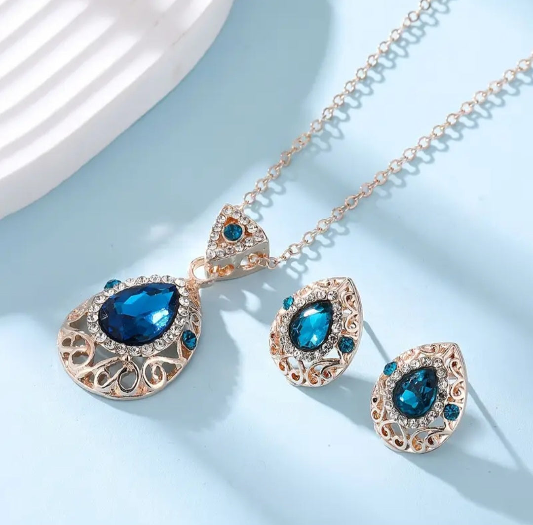 Filagree Bright Blue Ornate Rhinestone Inlay Rose Gold Plated Stunning Stud Necklace Set