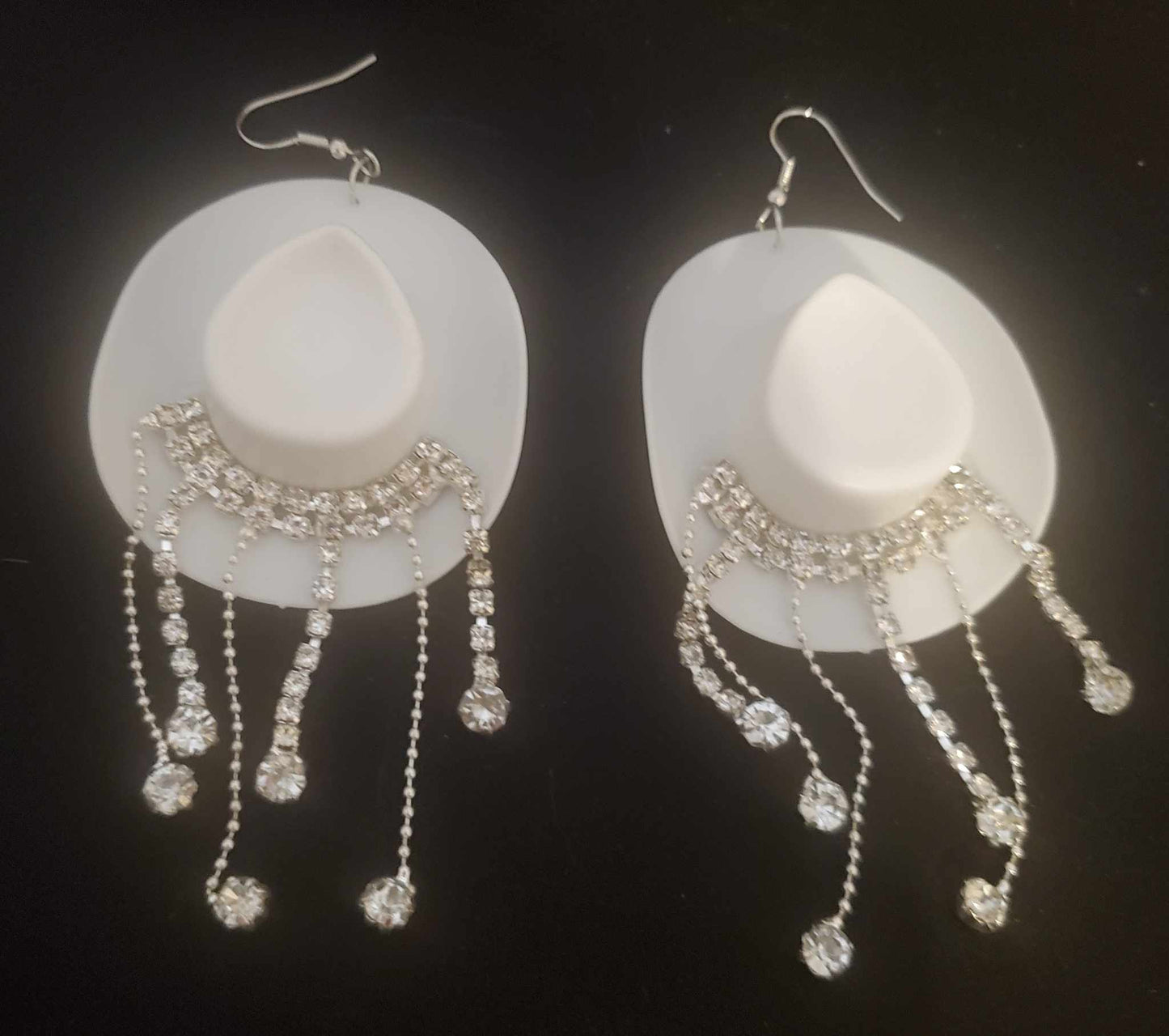 Acrylic White Western Cowboy Cowgirl Hat With Rhinestone Dangle Embellishments Drop Earrings