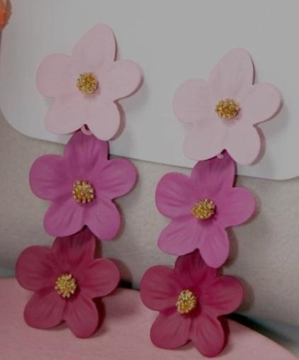 Pretty Painted Three Tone Gradient Pink Metal Triple Flower Drop Earrings