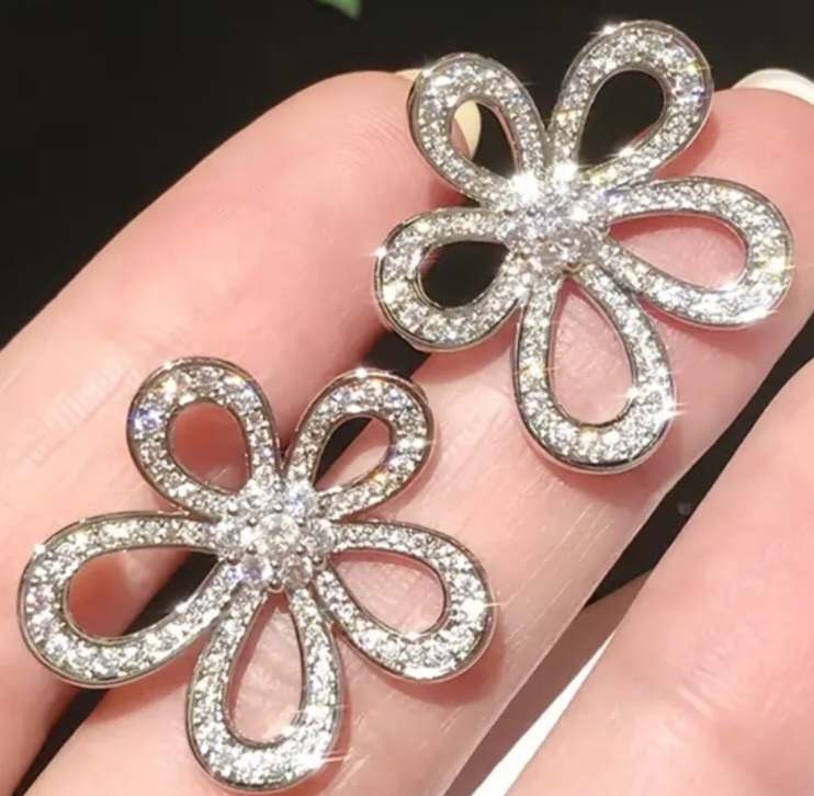 Beautiful Classy Elegant Silver Tone  Rhinestone Hallow Petal Flower Stud Earrings