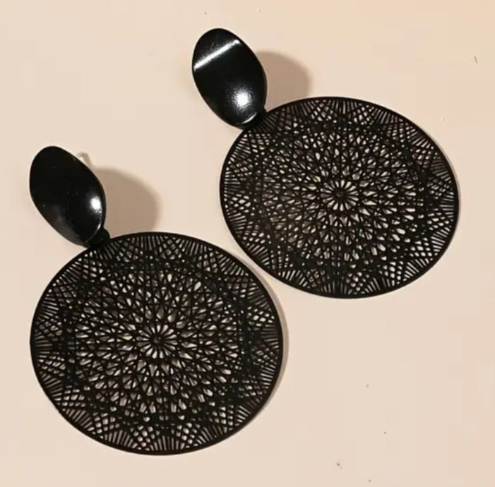 Black Large Lightweight Thin Metal Circle Pattern Design Drop Earrings