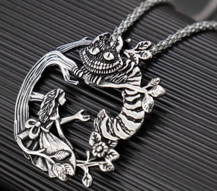 Alice In Wonderland Inspired Cheshire Cat Retro Silver Plated Antique Look Necklace