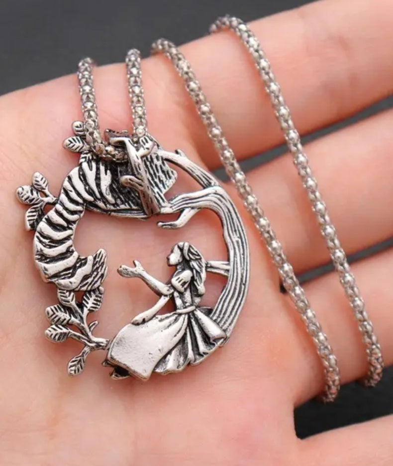 Alice In Wonderland Inspired Cheshire Cat Retro Silver Plated Antique Look Necklace
