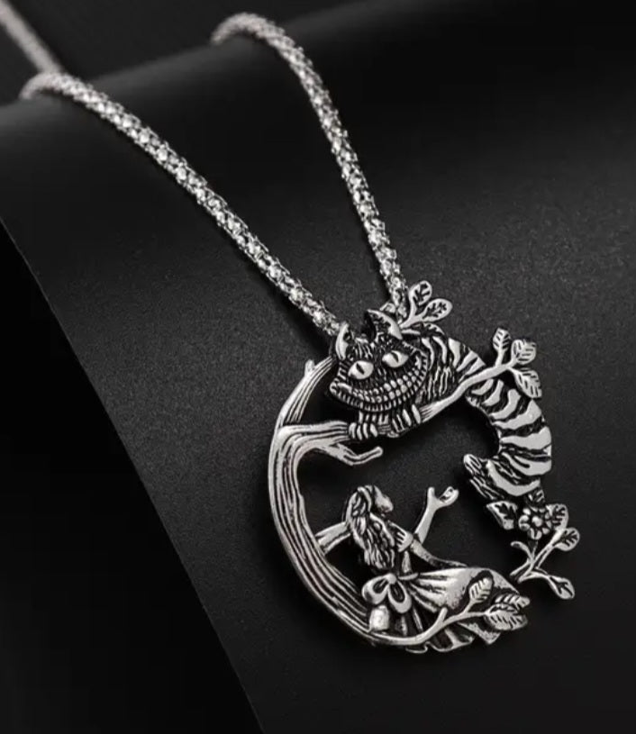 Alice In Wonderland Inspired Cheshire Cat Retro Silver Plated Antique Look Necklace