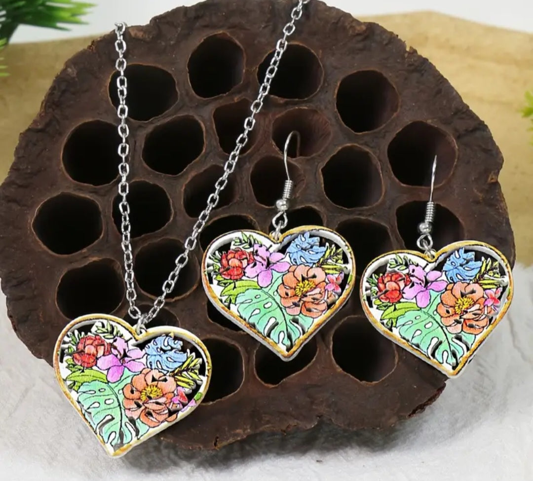 Floral Leaves Heart Shaoed Wooden Pendant On Chain And Earring Set