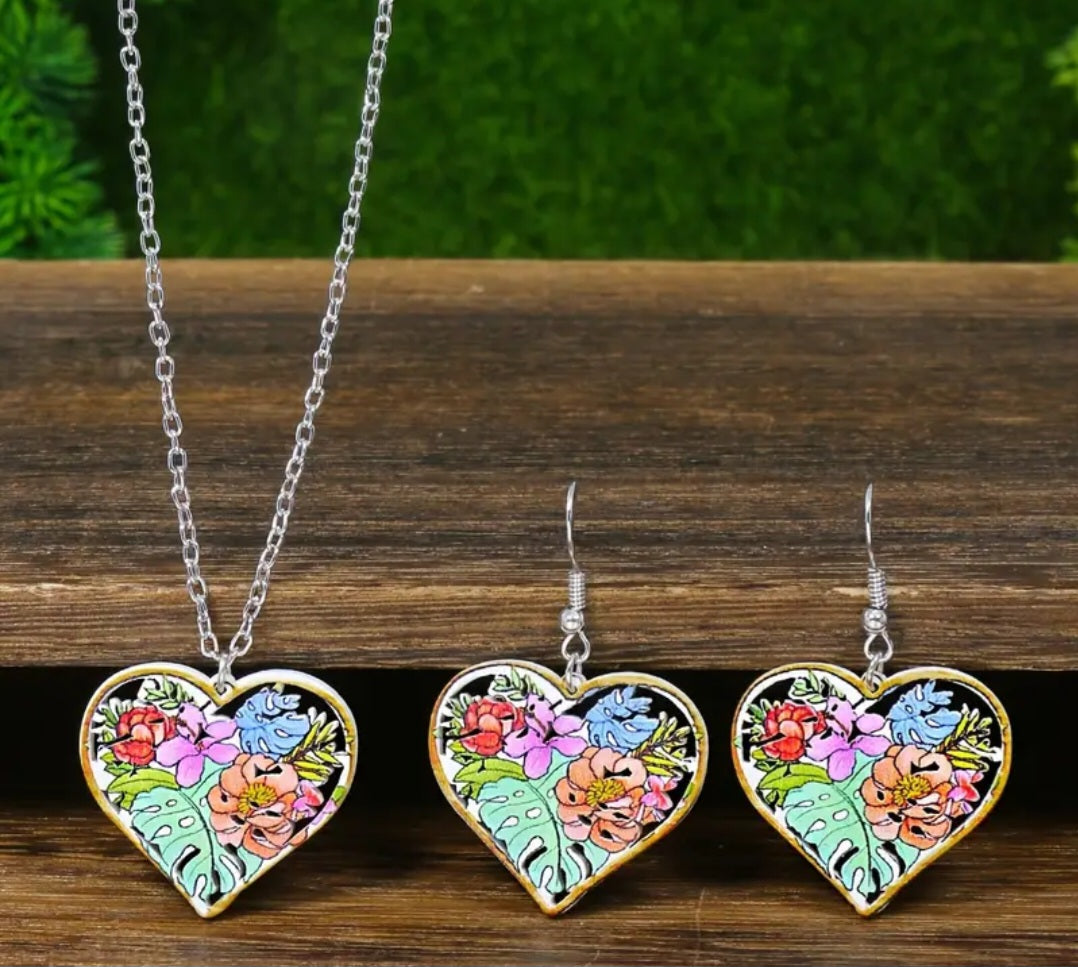 Floral Leaves Heart Shaoed Wooden Pendant On Chain And Earring Set