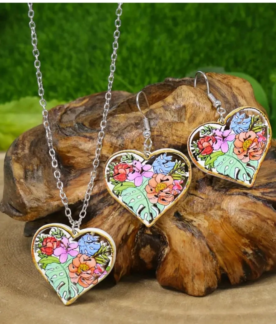 Floral Leaves Heart Shaoed Wooden Pendant On Chain And Earring Set