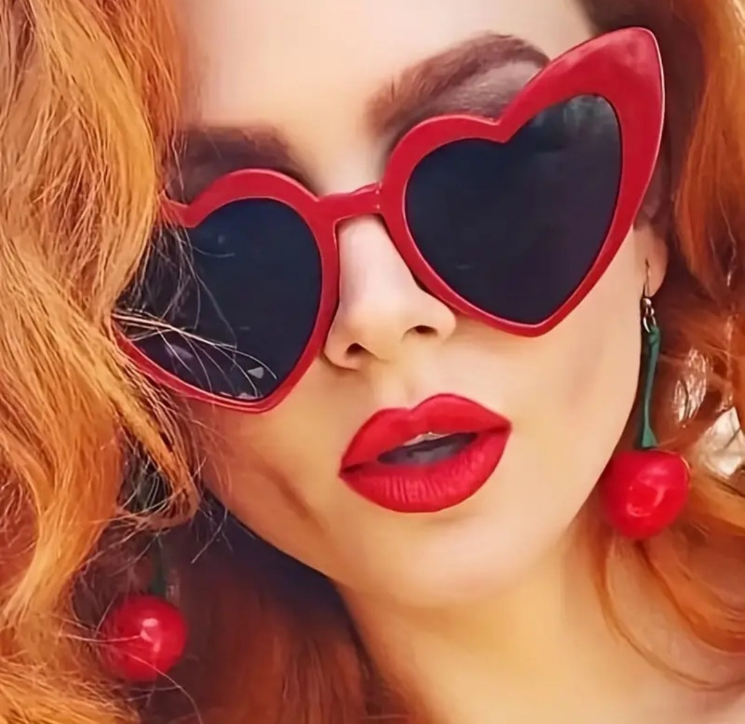 Fashion Retro Red Heart Large Sunglasses