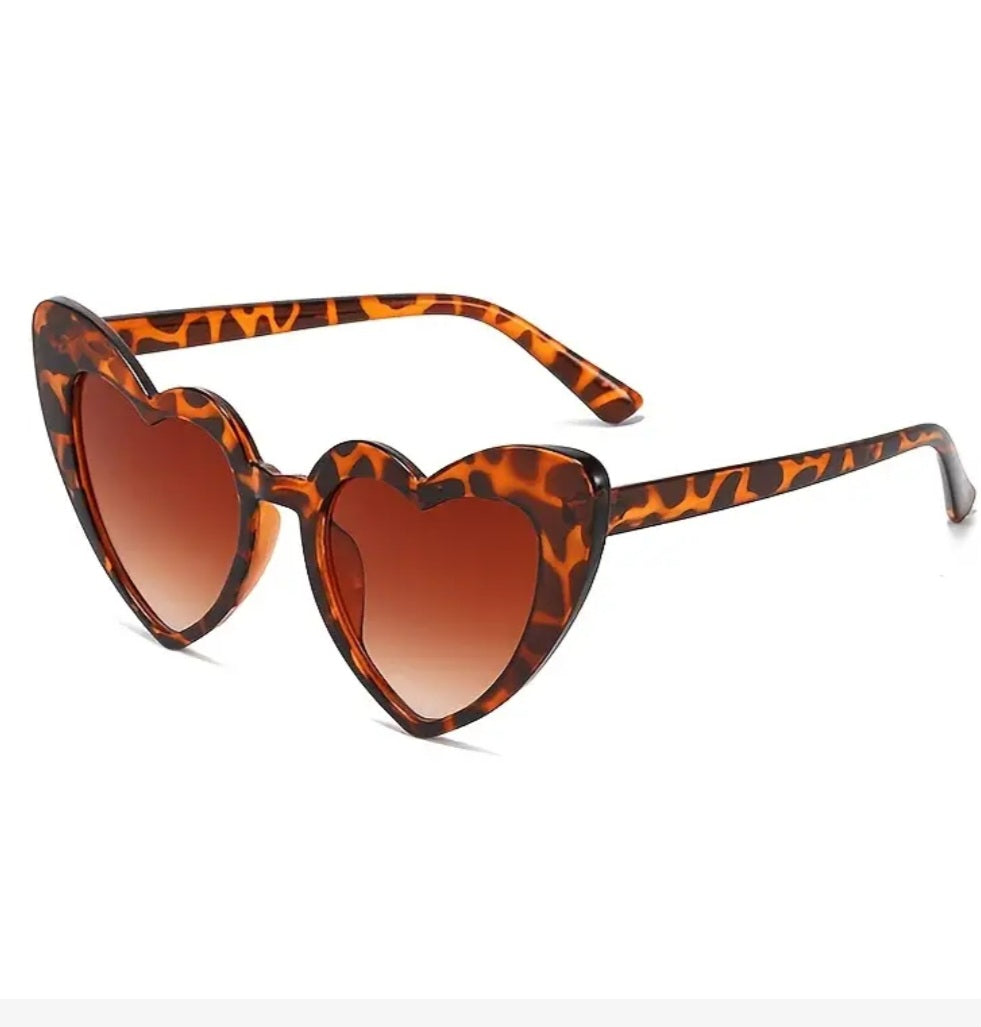 Fashion RetroLeopard Print Tortoiseshell Heart Large Sunglasses