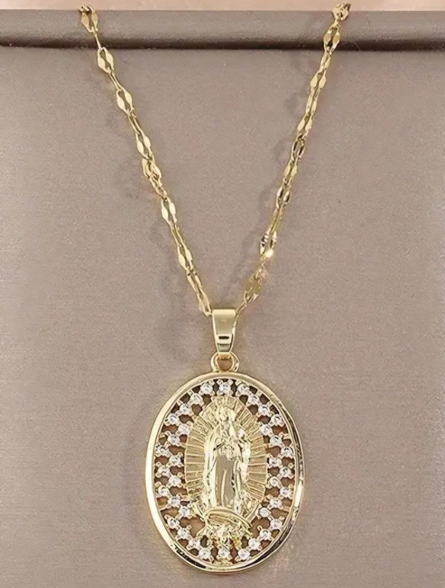 Gold Plated Copper Cubic Zircon Madonna Our Lady Virgin Mary Faith And Love Antique Classic Look Fancy Pendant And Chain Necklace