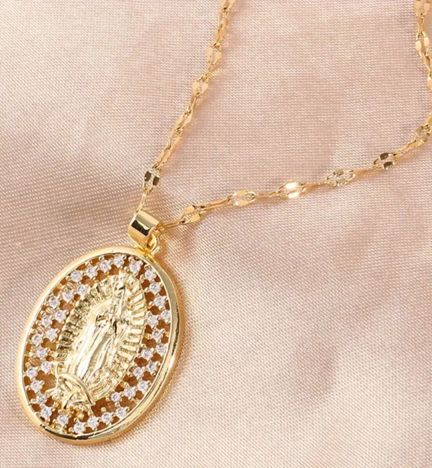 Gold Plated Copper Cubic Zircon Madonna Our Lady Virgin Mary Faith And Love Antique Classic Look Fancy Pendant And Chain Necklace