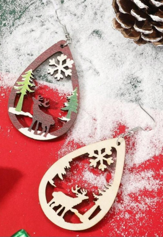 Christmas Winter Wood Scene Snowflake Reindeer Design Large Teard Drop Wood Cut Out Drop Dangle Earrings