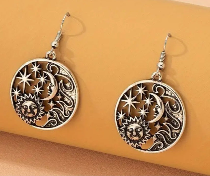 Antique Silver Tone Sun Moon Stars Design Circle Round Metal Dangle Earrings