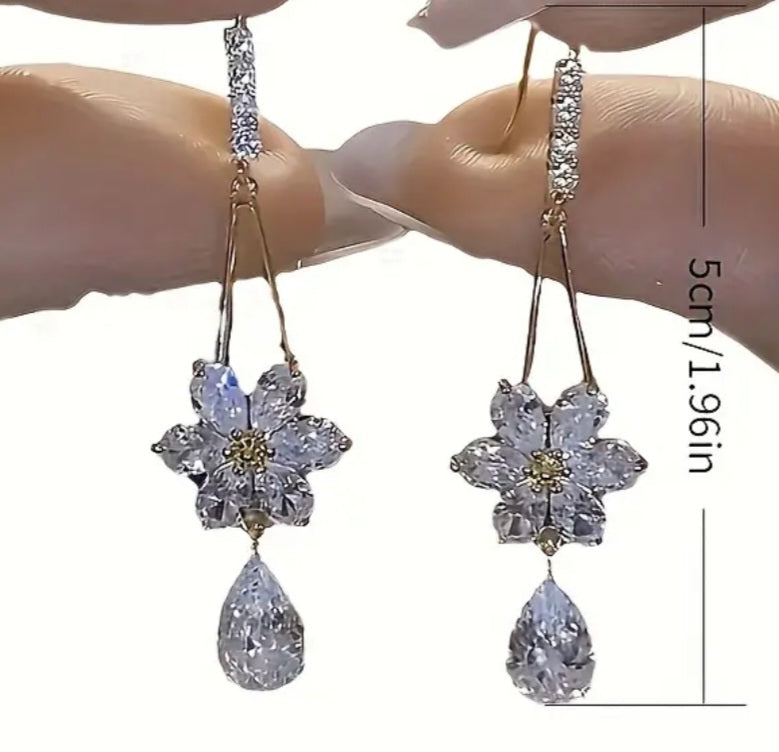 Daisy Flower Tear Drop Design Rhinestone Crystal Gold Plated Dangle Earrings