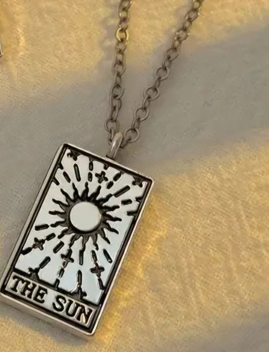 Fortune Teller Gothic Mystic Halloween Psychic Tarot Card The Sun Design Antique Silver Plated Pendant Necklace