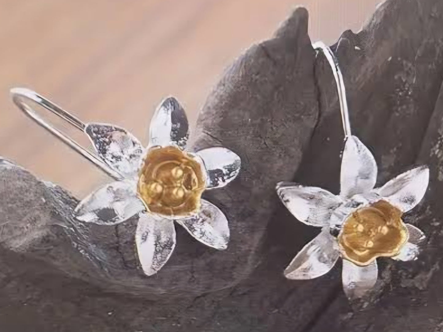 Daffodil Flower Floral Design Silver Plated Hoop Drop Earrings