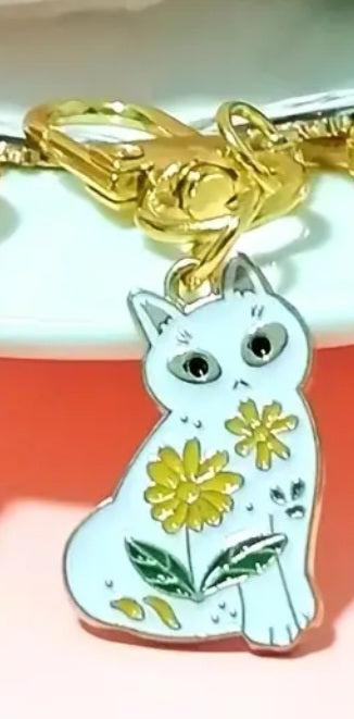 Cat Kitten Floral Design White Enamel Gold Plated Key Chain FOB Charm