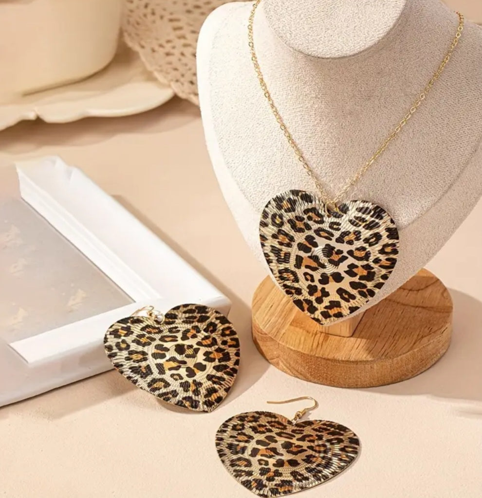 Giant Leopard Print Pin-Up Design Metal Heart Shaped Earrings Necklace
