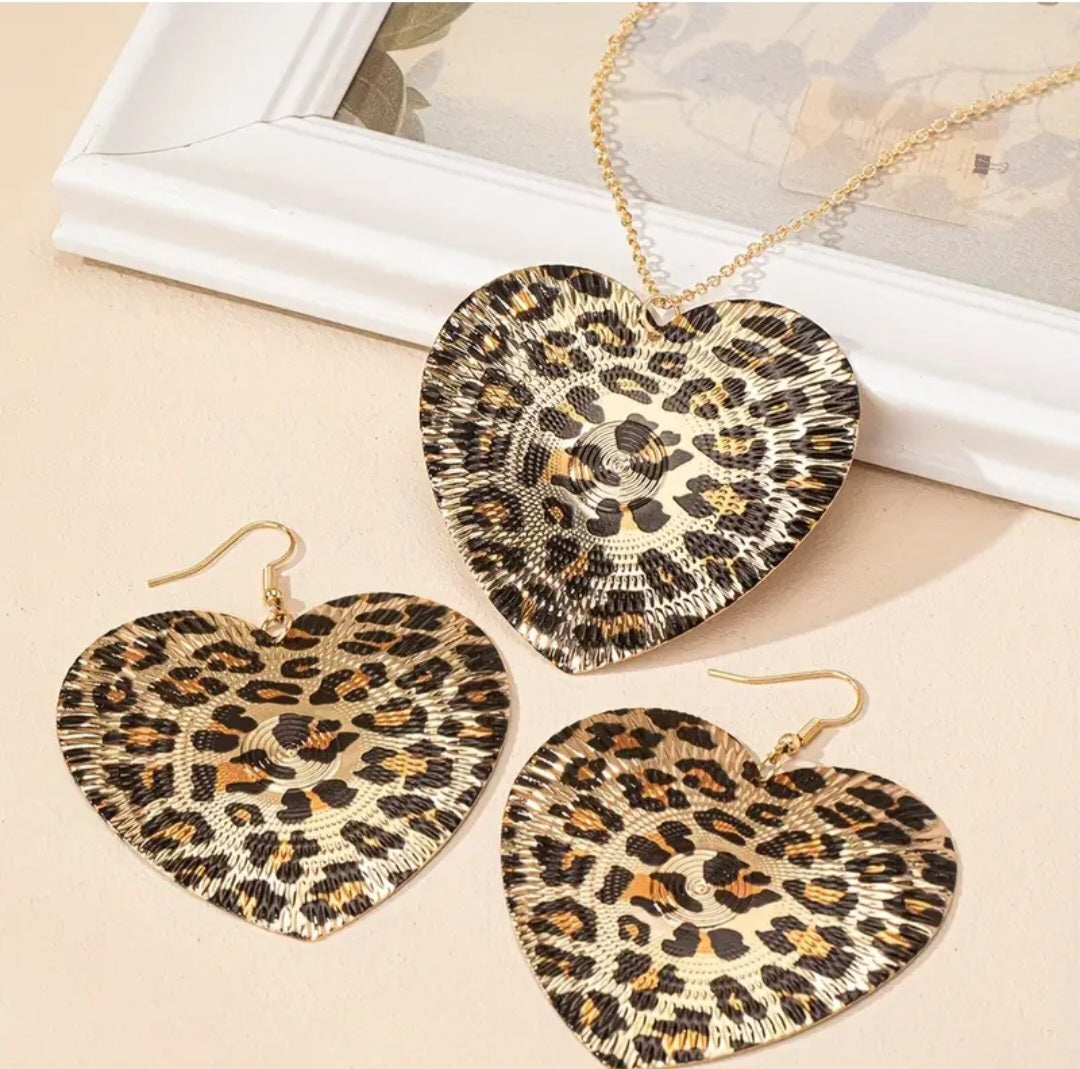 Giant Leopard Print Pin-Up Design Metal Heart Shaped Earrings Necklace