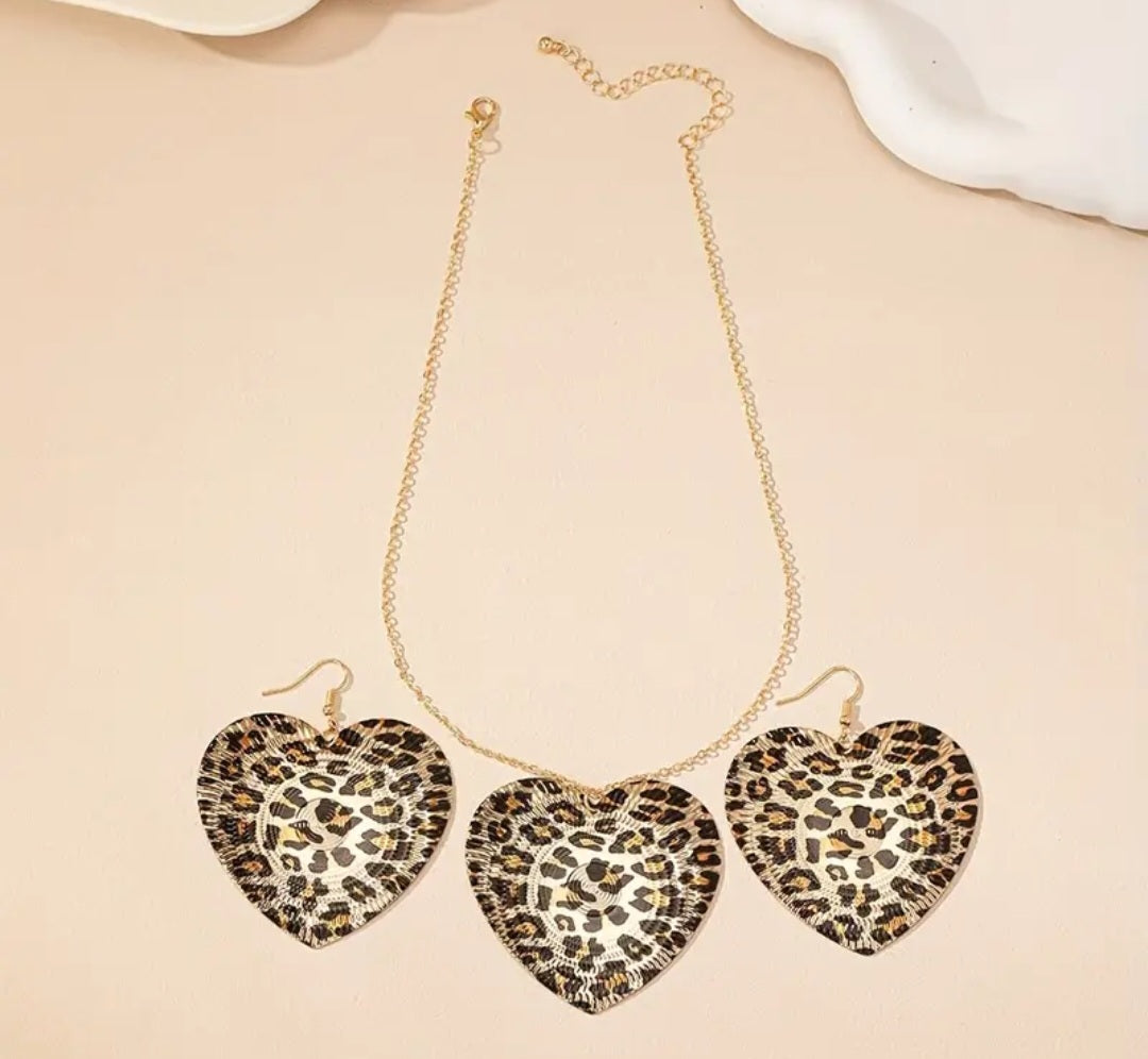 Giant Leopard Print Pin-Up Design Metal Heart Shaped Earrings Necklace