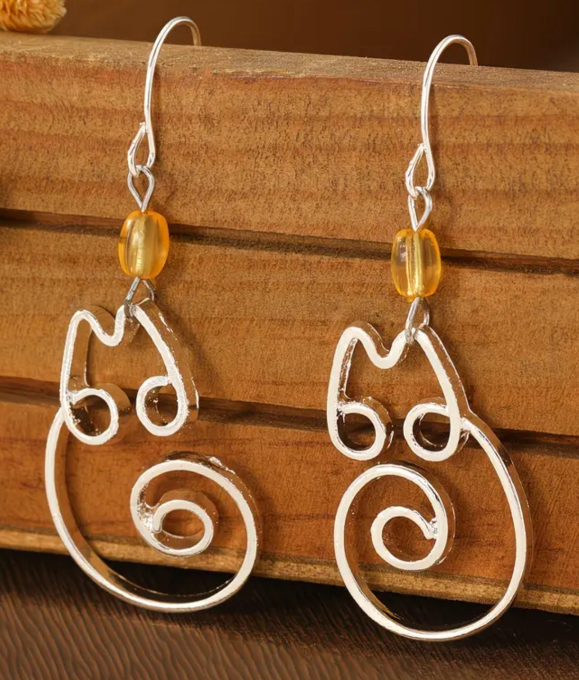 Cat Curled Design Fine Line Silver Plated Bead Drop Dangle Earrings