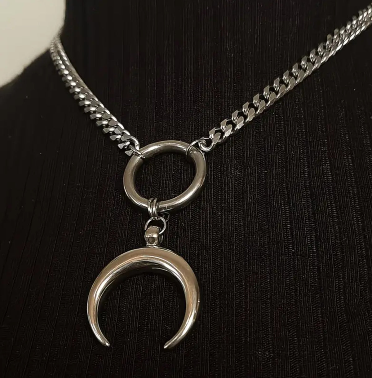 Chain Link Crescent Moon  O Ring Link Pendant Gothic Punk Design Silver Plated Necklace